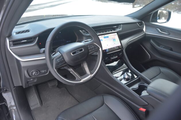 GTspirit JeepGC Interior 8