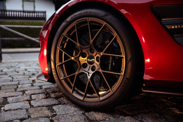 GTspirit AstonMartin Vanquish 12