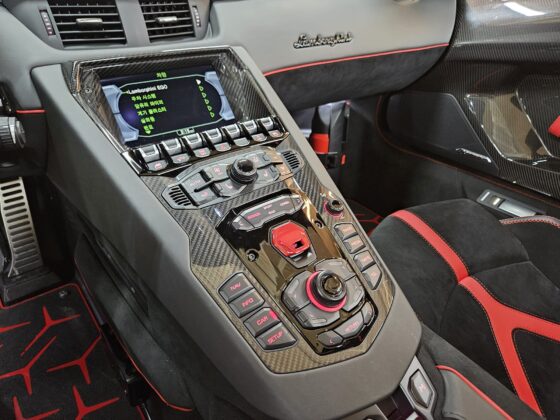 Lamborghini Aventador SVJ Roadster for sale6