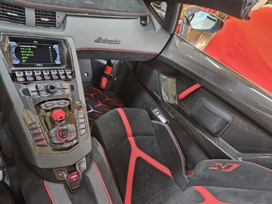 Lamborghini Aventador SVJ Roadster for sale8