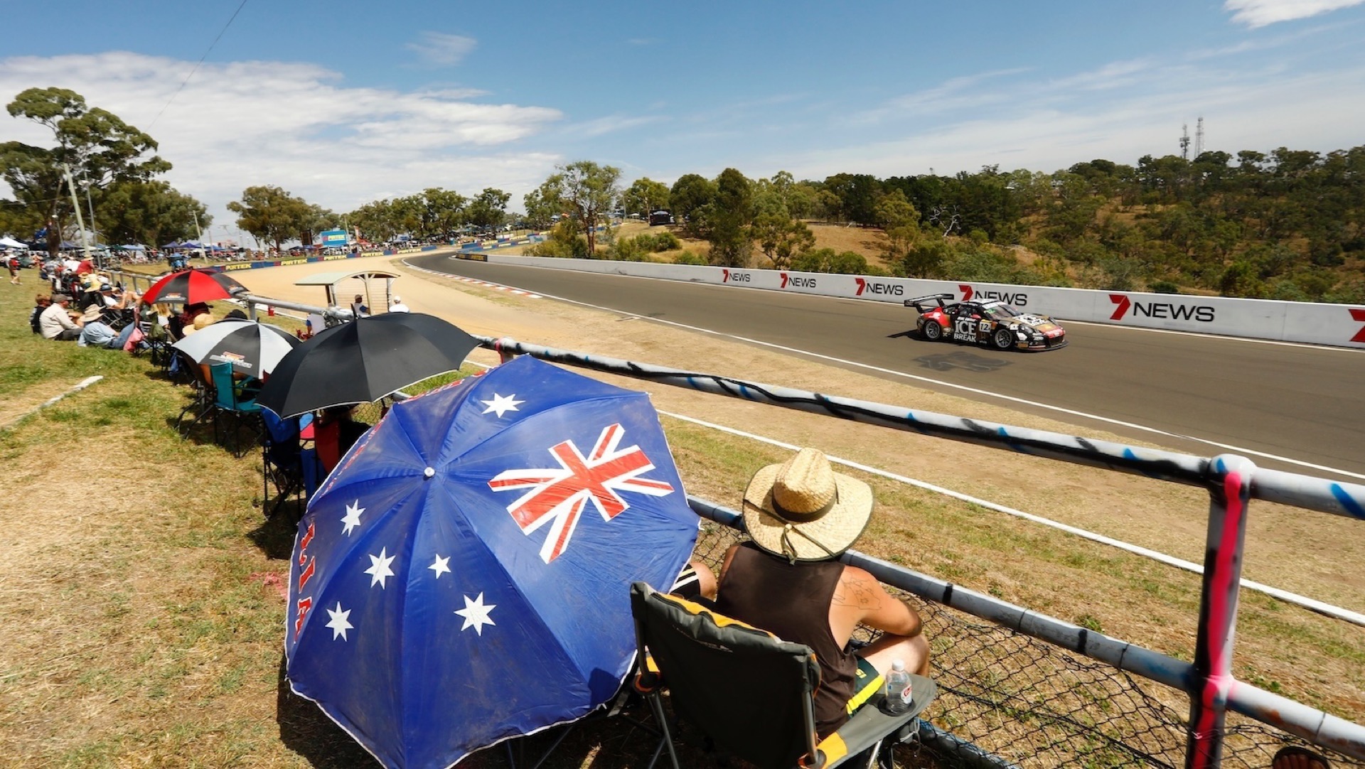 Bathurst 12 Hour 2026: The Dangerous Rollercoaster to Happiness 20 12 h Rennen Bathurst 1