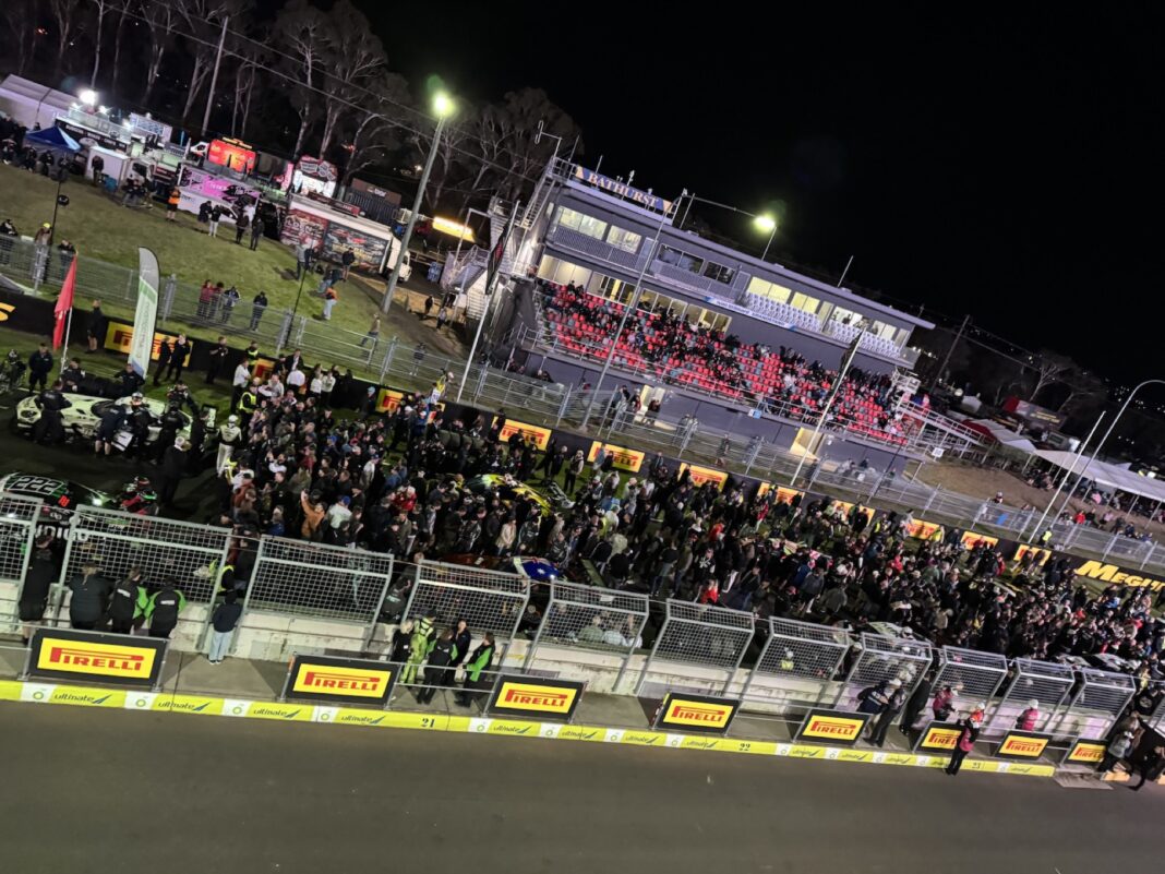 12 h Rennen Bathurst 25