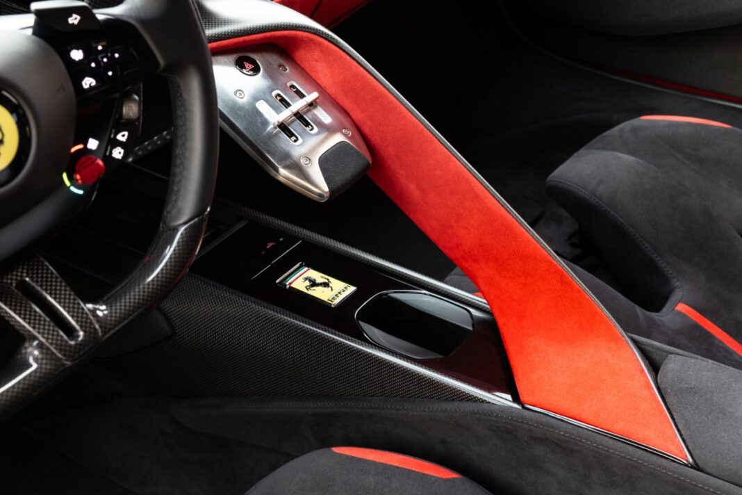 Ferrari 849 Testarossa red details 9