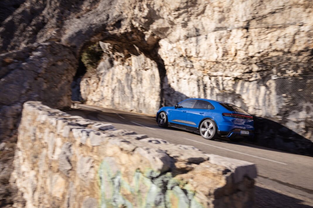 Porsche Macan GTS 12