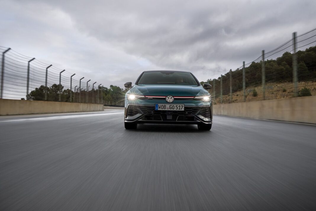 VW Golf GTI Editon 50 17