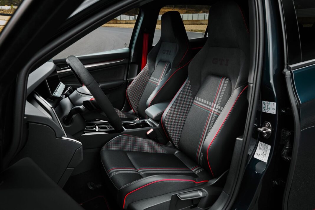 VW Golf GTI Editon 50 5