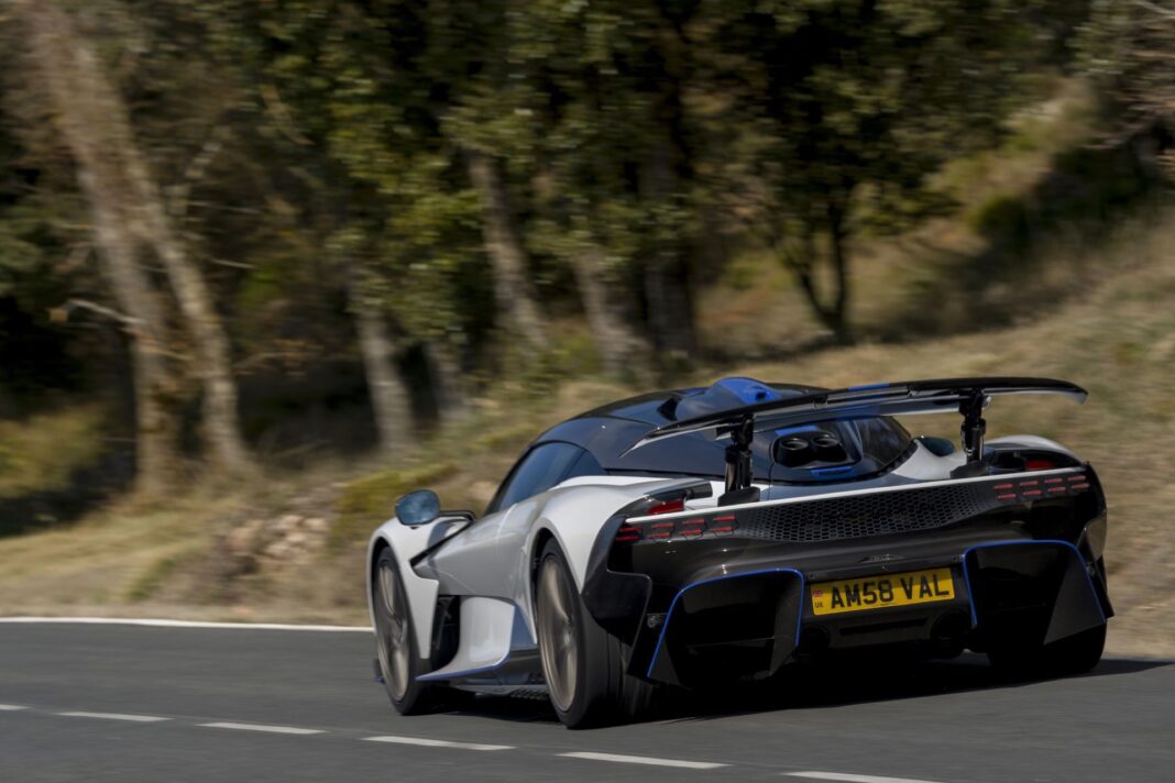 Aston Martin Valhalla 1