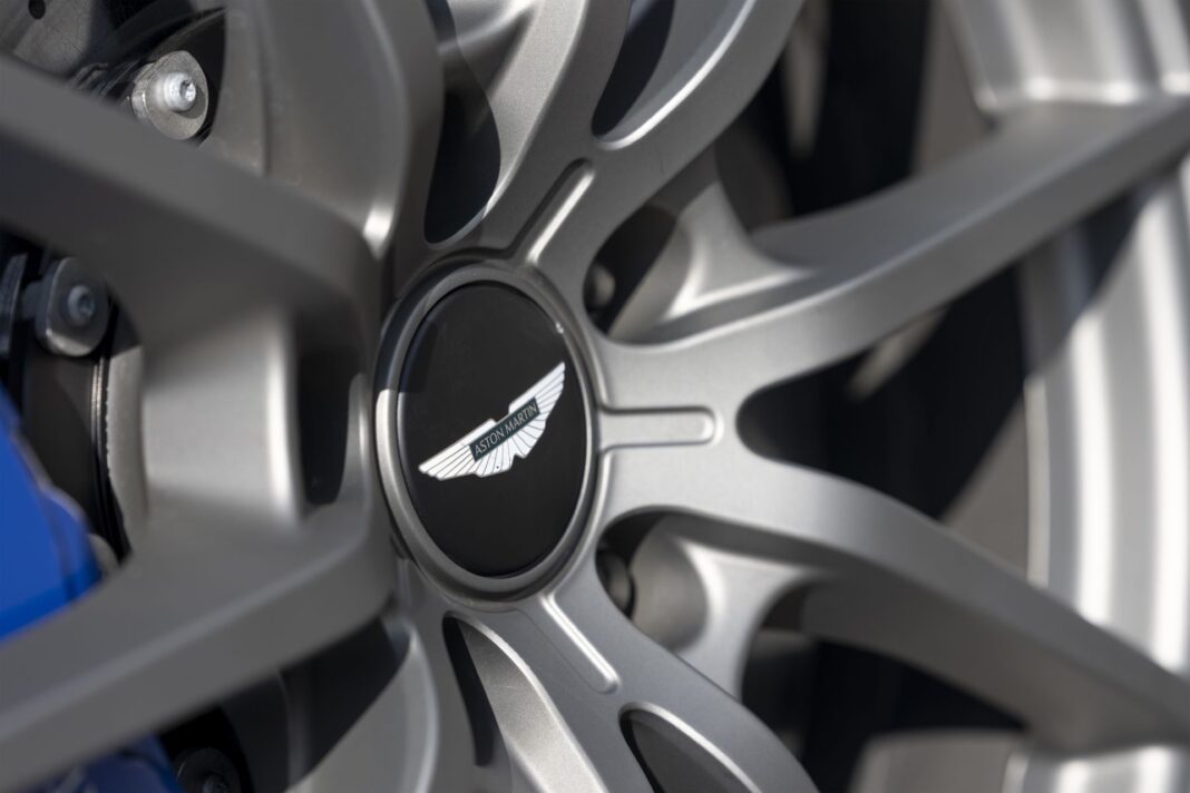 Aston Martin Valhalla 11