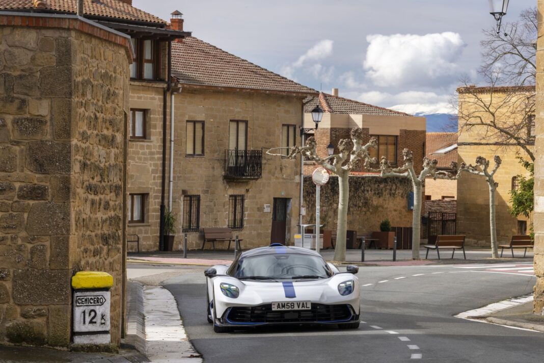 Aston Martin Valhalla 18