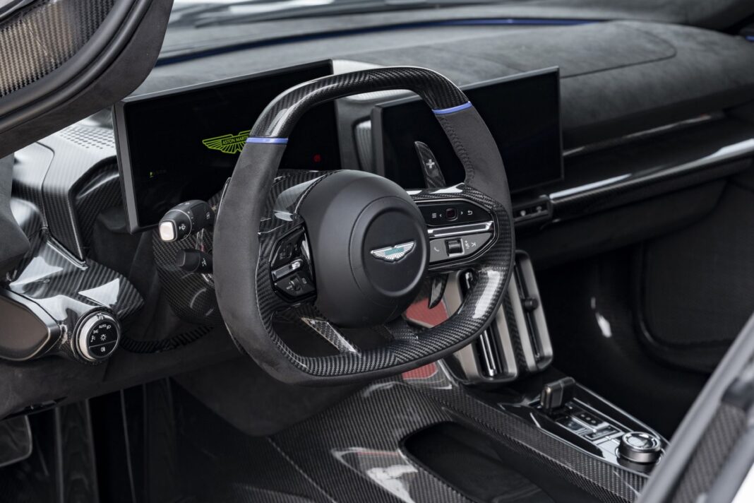 Aston Martin Valhalla 8