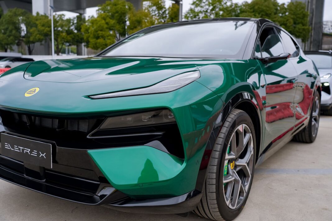 Lotus Eletre X 8