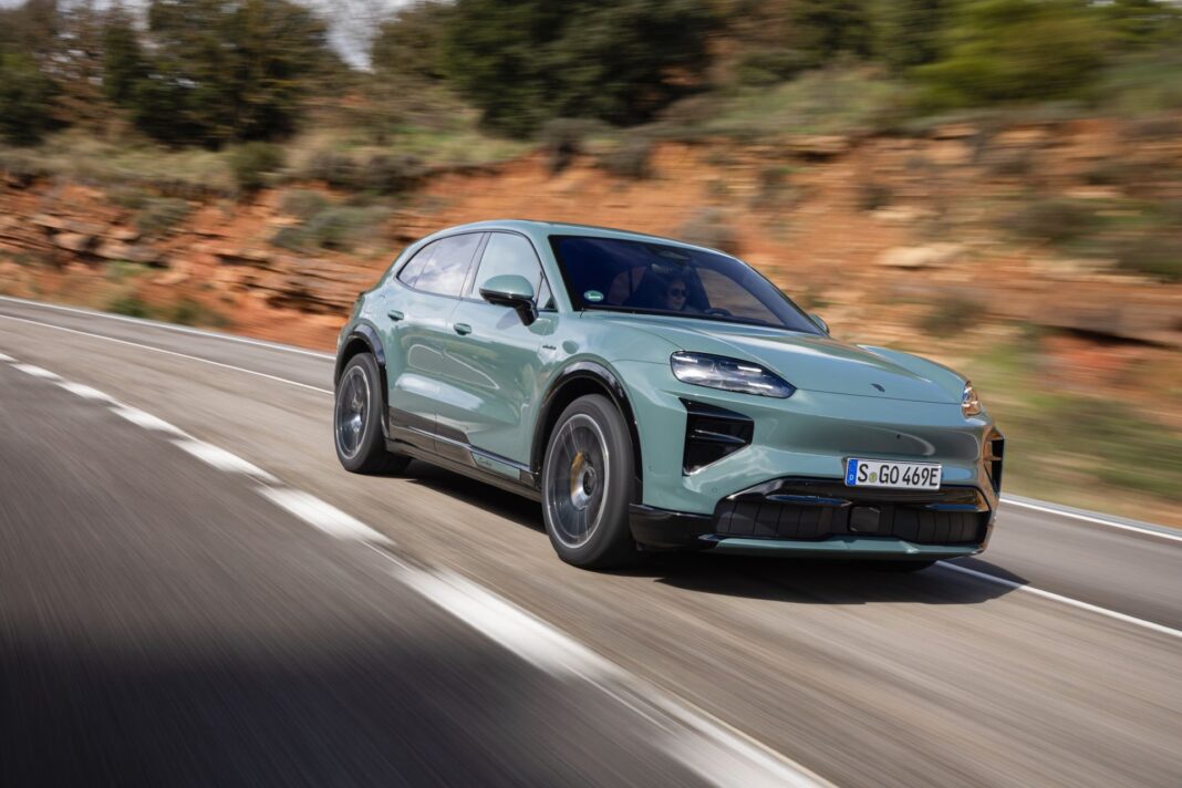 Porsche Cayenne Turbo Electric 17