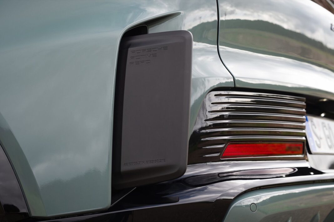 Porsche Cayenne Turbo Electric 6