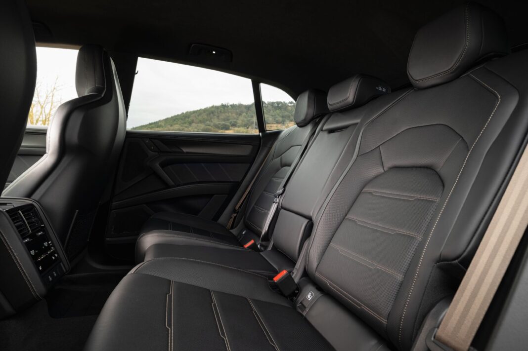 Porsche Cayenne Turbo Electric 7