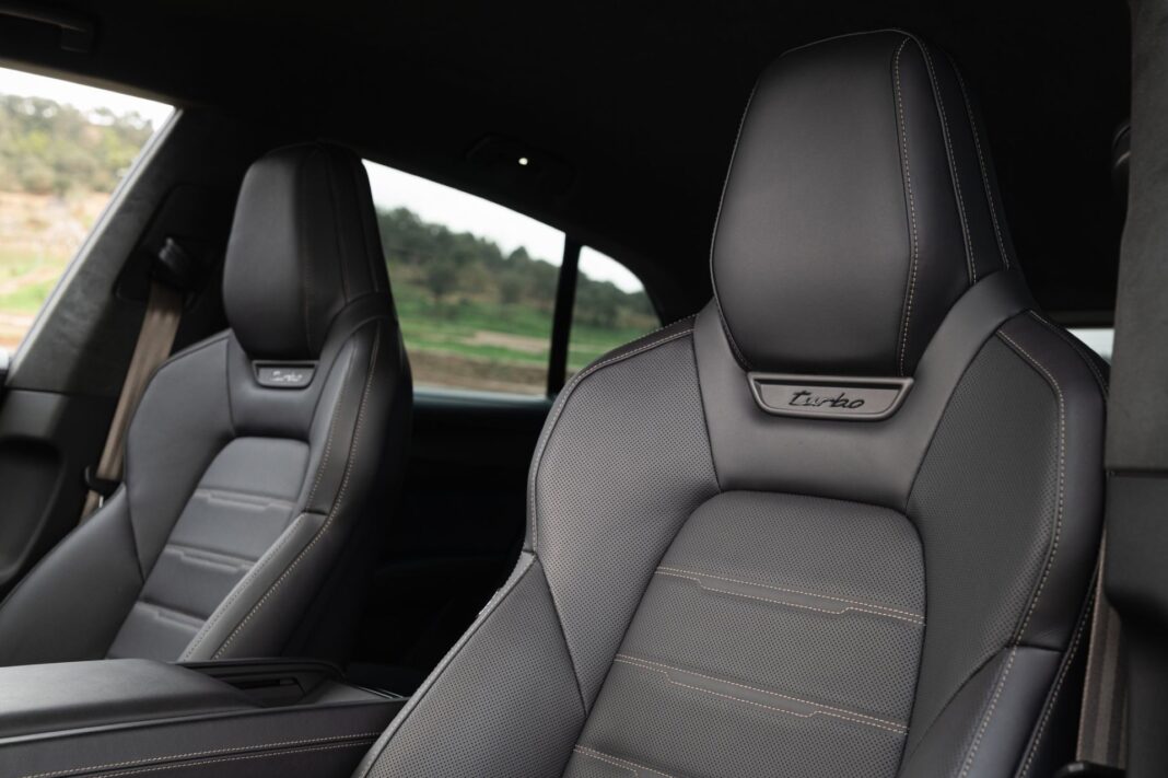 Porsche Cayenne Turbo Electric 8