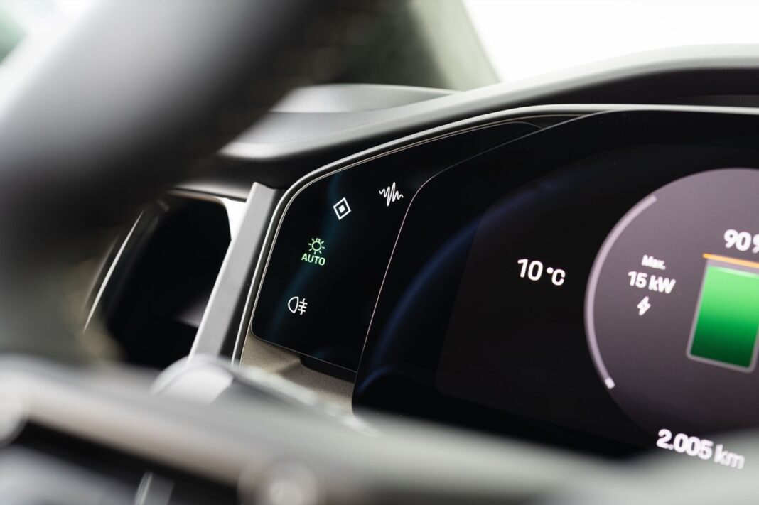 Porsche Cayenne Turbo Electric 9