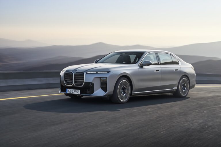 Debut: BMW 7 Series & BMW i7
