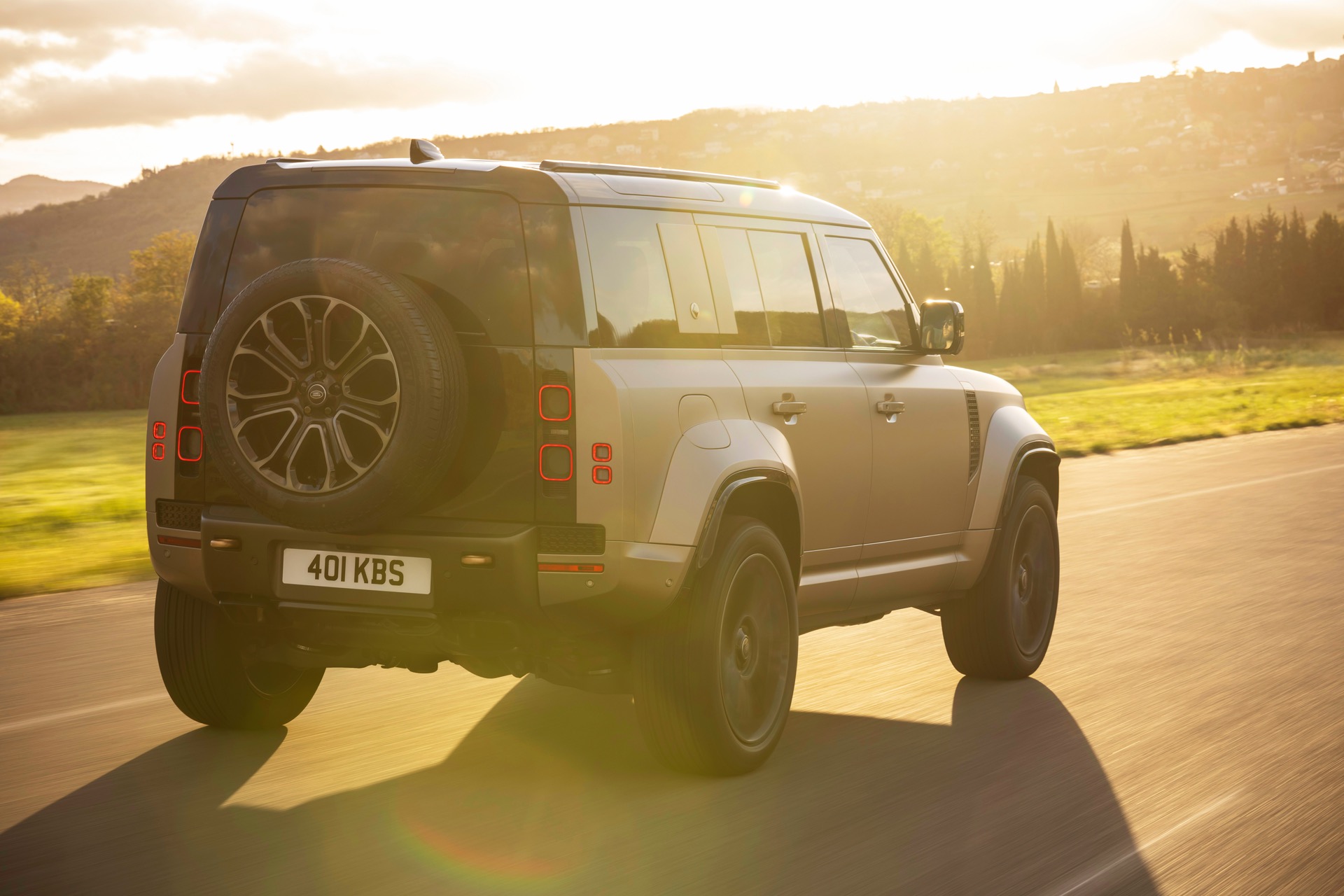 Land Rover Defender OCTA: The V8 Antidote That Needed More Bite 19 DEF OCTA 25MY DYNAMIC 07 2