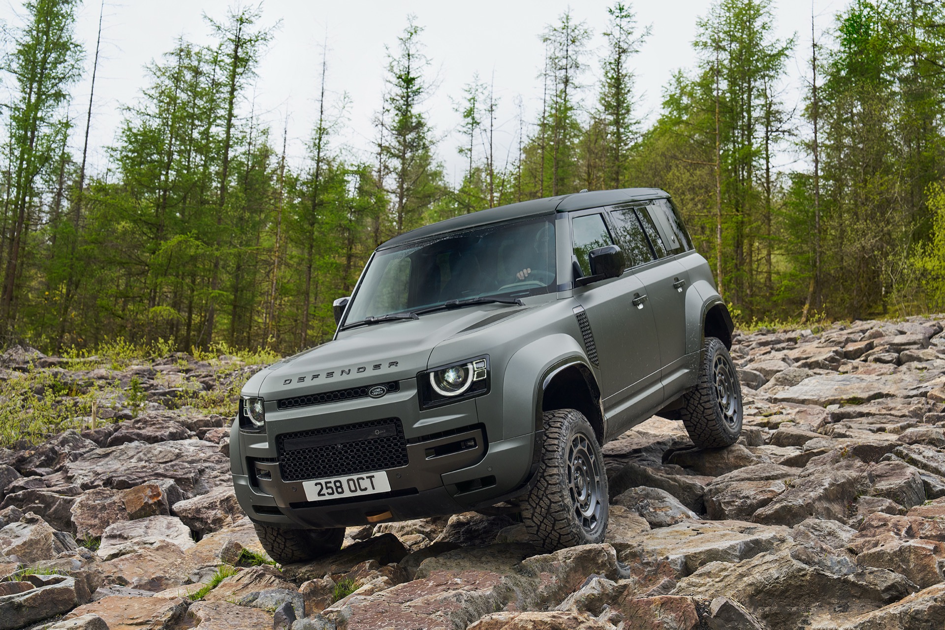 Land Rover Defender OCTA: The V8 Antidote That Needed More Bite 20 DEF OCTA 25MY DYNAMIC 07