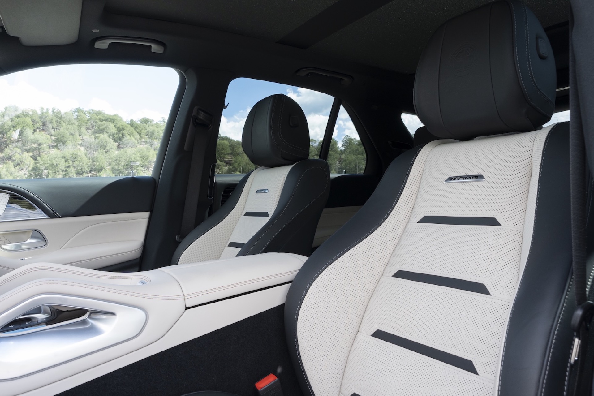 First Drive: Mercedes-AMG GLE 53 Hybrid 25 2026 Mercedes Benz 53 AMG Hybrid 14